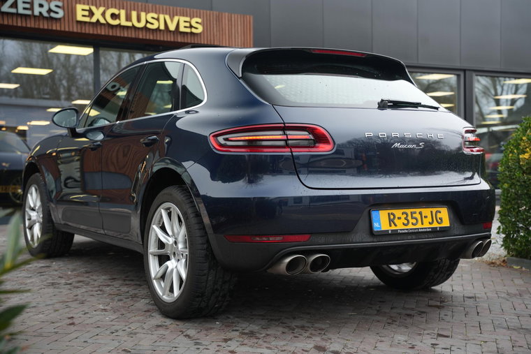 Vehicle Image 35
