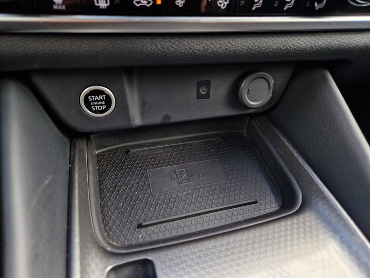 Vehicle Image 24