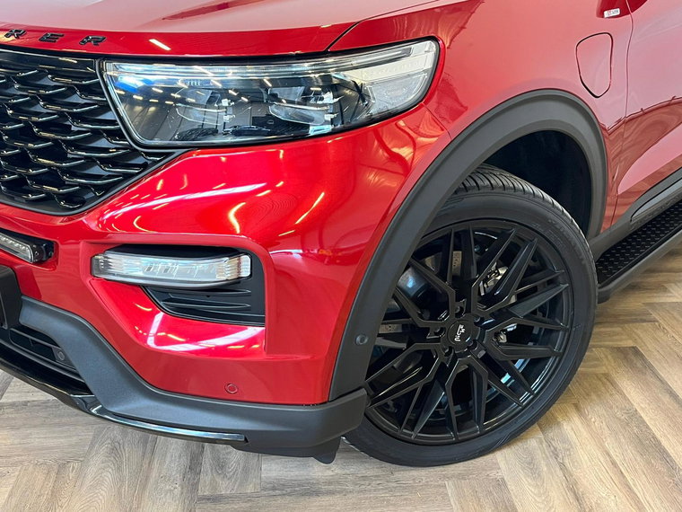 Vehicle Image 10