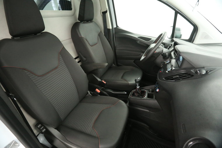 Vehicle Image 12