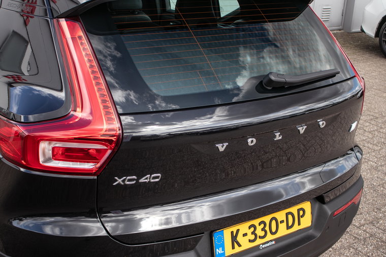 Vehicle Image 32
