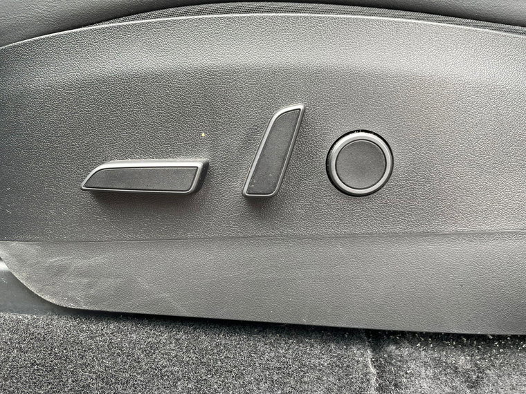 Vehicle Image 27