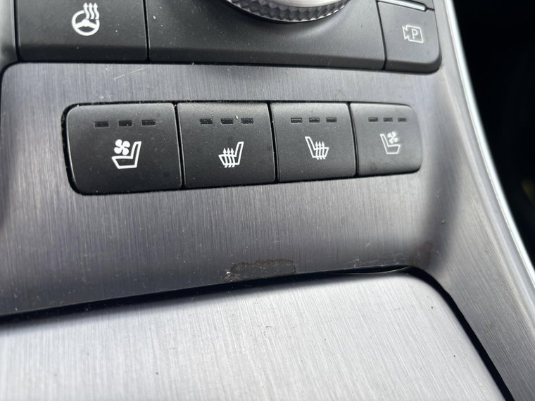 Vehicle Image 28