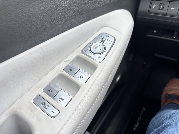 Vehicle Image 33