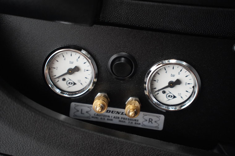 Vehicle Image 32
