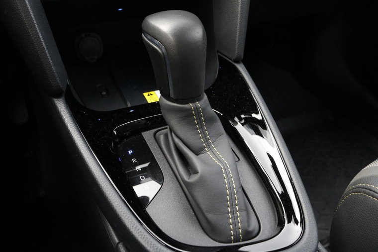 Vehicle Image 25