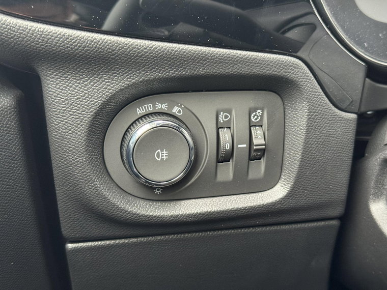 Vehicle Image 28