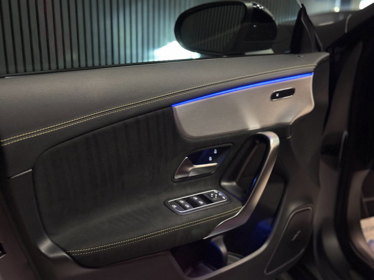 Vehicle Image 40