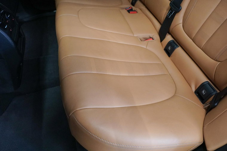Vehicle Image 37
