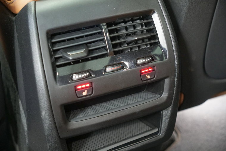 Vehicle Image 38