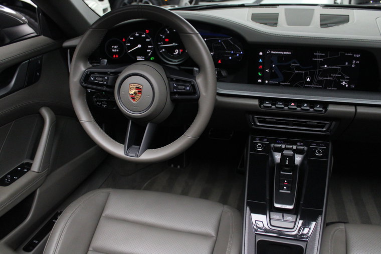 Vehicle Image 16