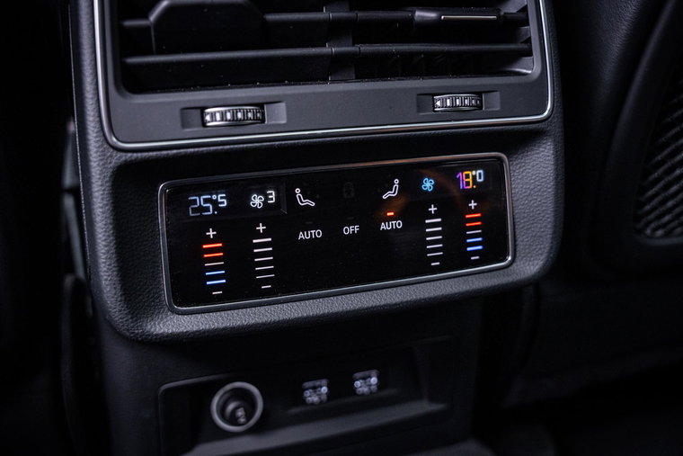 Vehicle Image 60