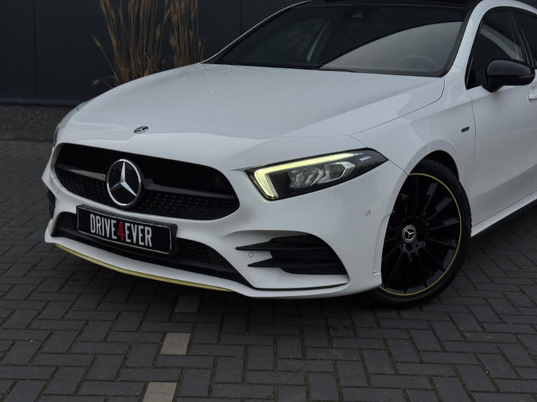 Vehicle Image 26