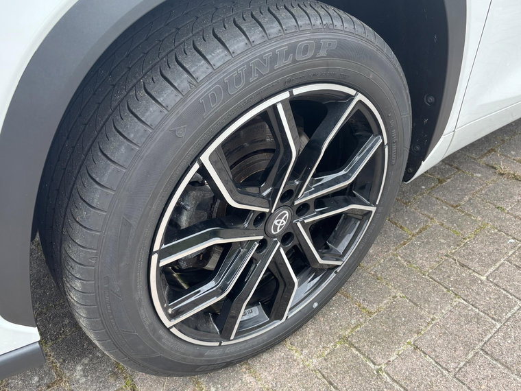 Vehicle Image 9
