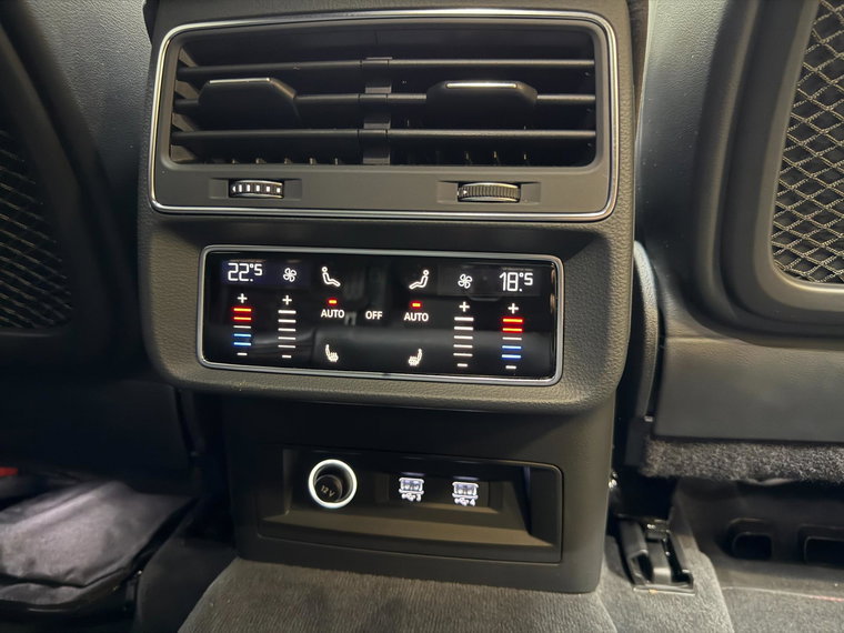Vehicle Image 52