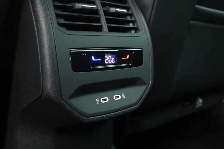 Vehicle Image 28