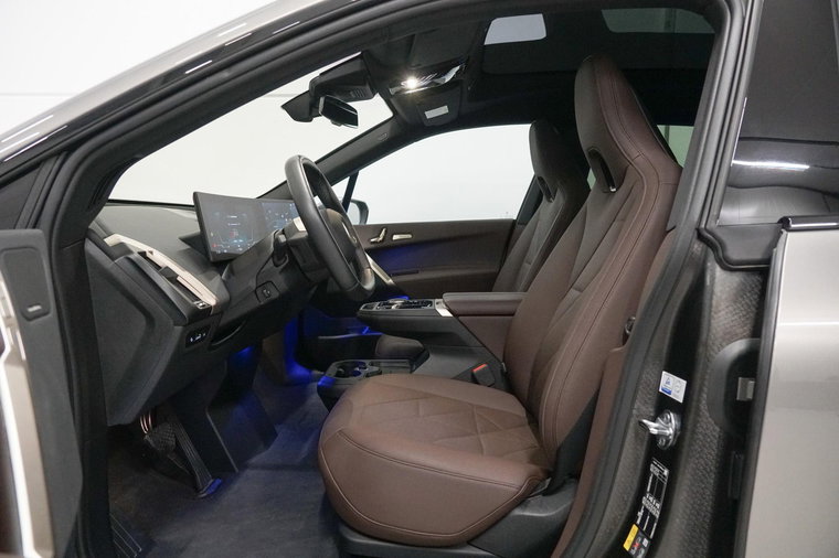 Vehicle Image 23