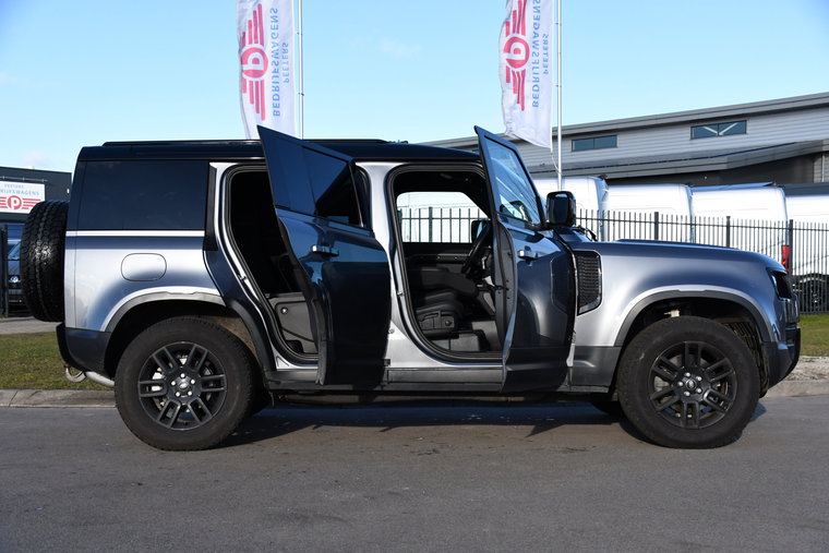 Vehicle Image 12