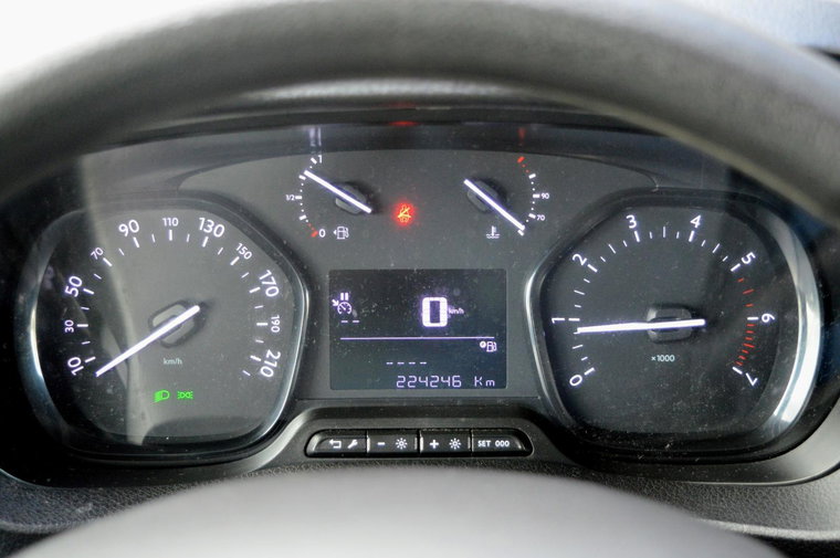 Vehicle Image 22