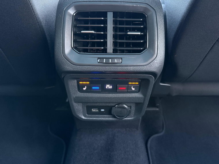 Vehicle Image 33