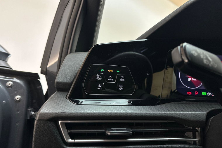 Vehicle Image 17