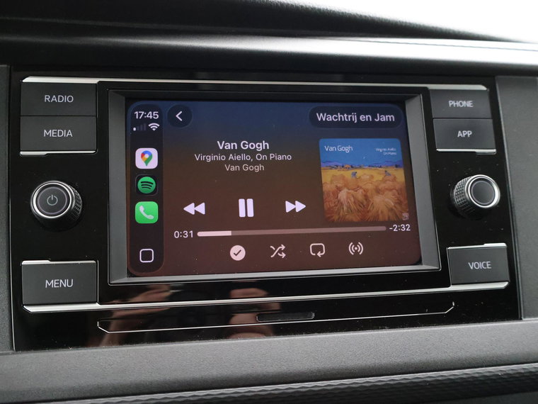 Vehicle Image 25