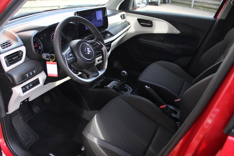 Vehicle Image 8