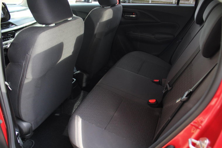 Vehicle Image 9