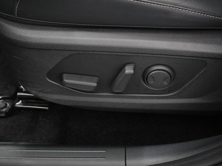 Vehicle Image 27