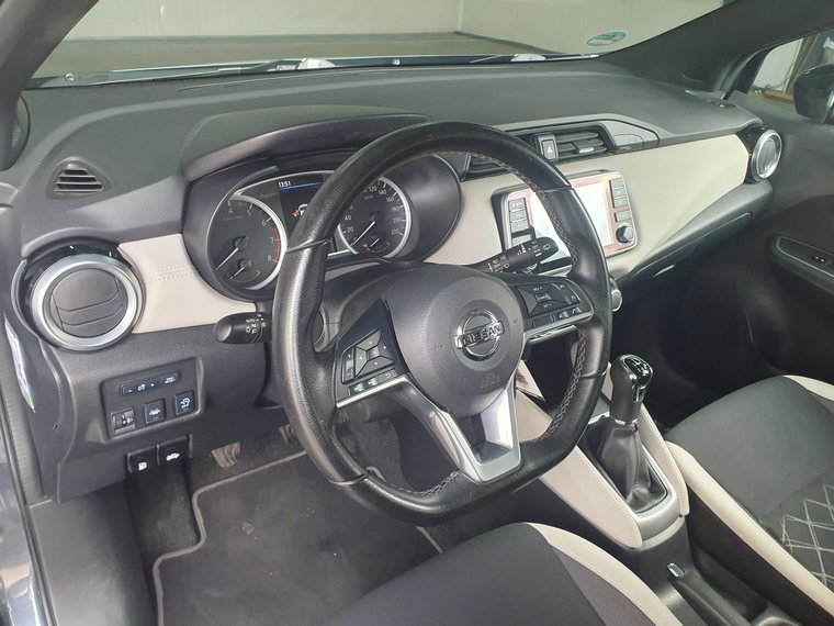 Vehicle Image 38