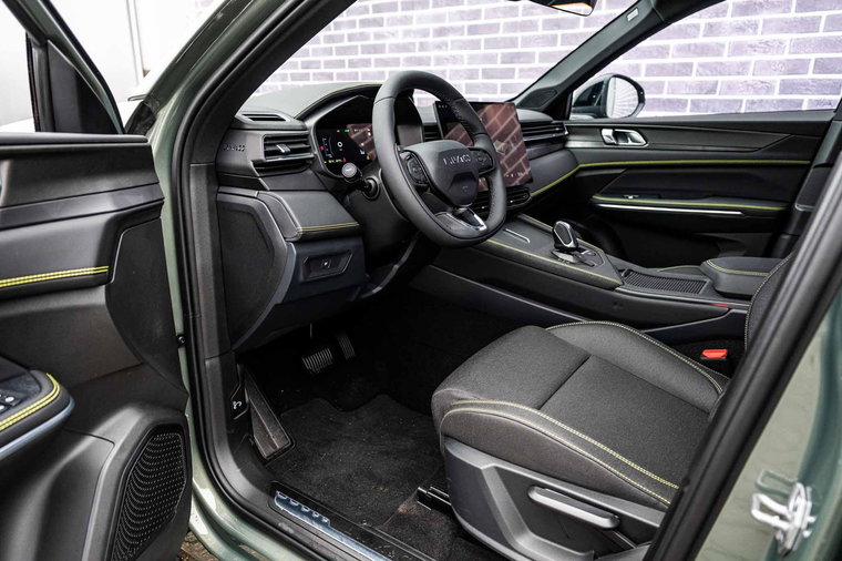 Vehicle Image 16