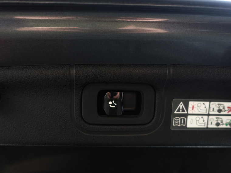 Vehicle Image 38