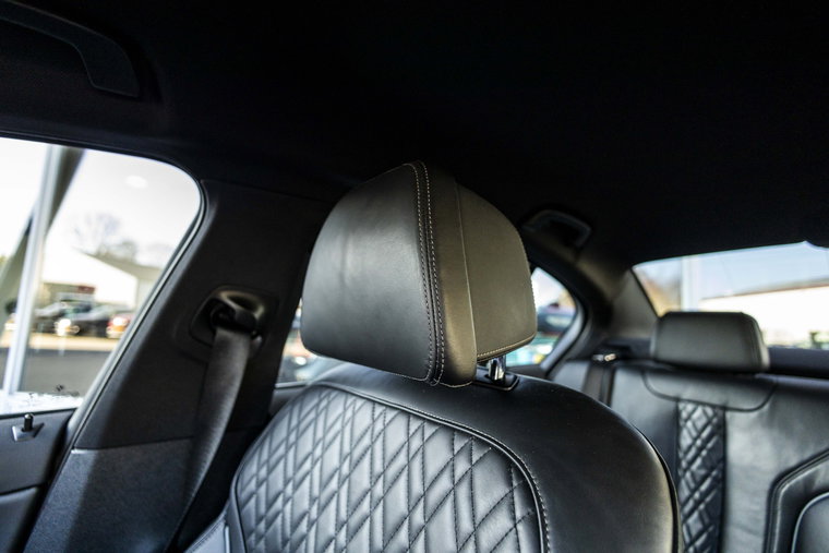 Vehicle Image 12