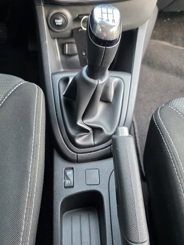 Vehicle Image 12