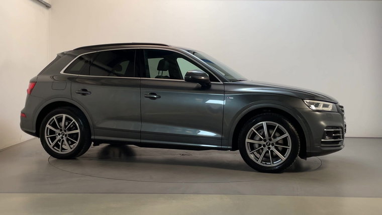 Vehicle Image 12