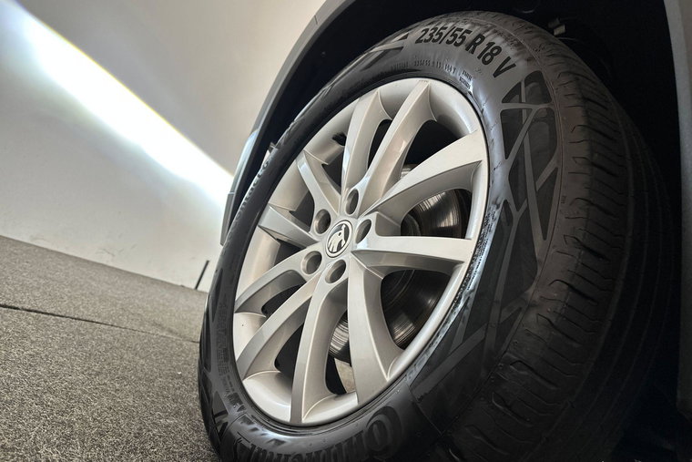Vehicle Image 11