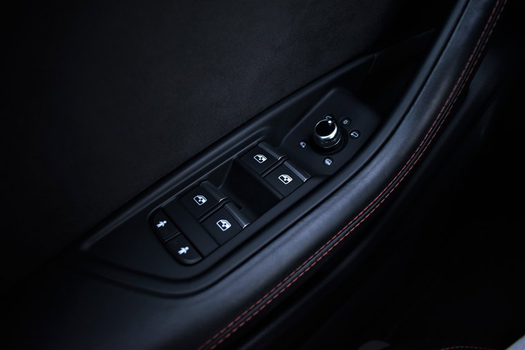Vehicle Image 48