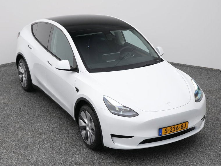 Vehicle Image 25