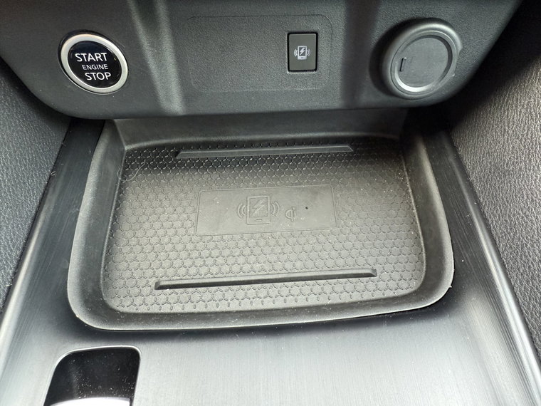 Vehicle Image 32