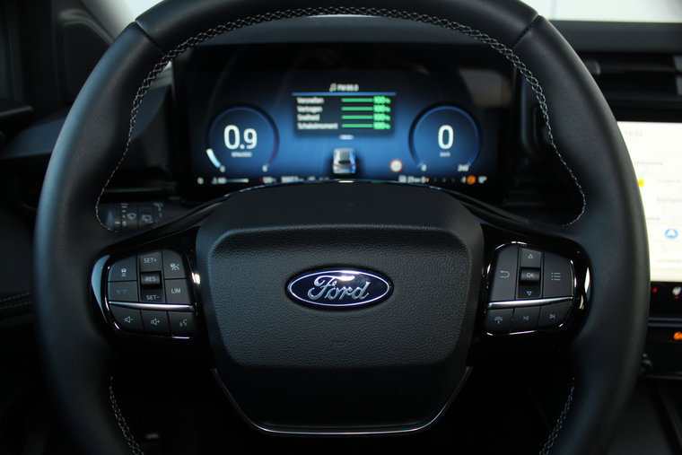 Vehicle Image 13