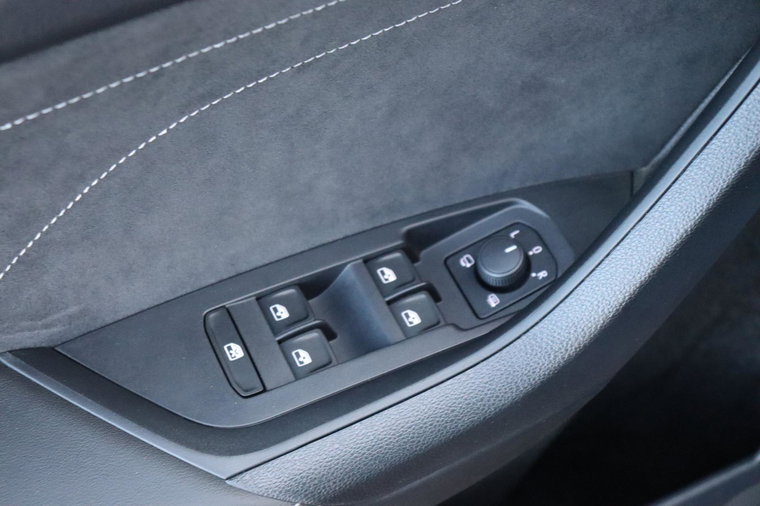 Vehicle Image 27