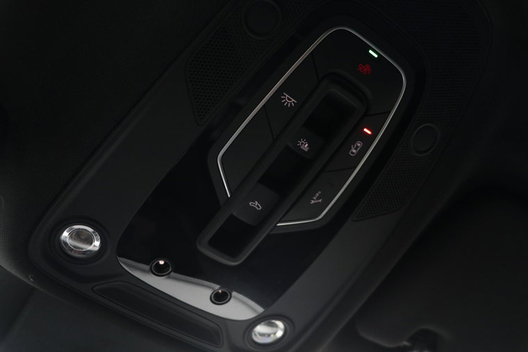 Vehicle Image 36