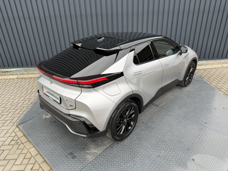 Vehicle Image 11