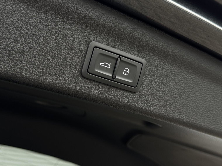 Vehicle Image 52