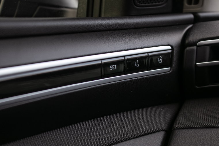 Vehicle Image 28
