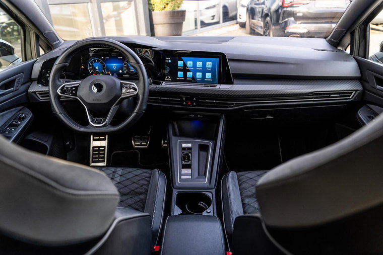 Vehicle Image 8
