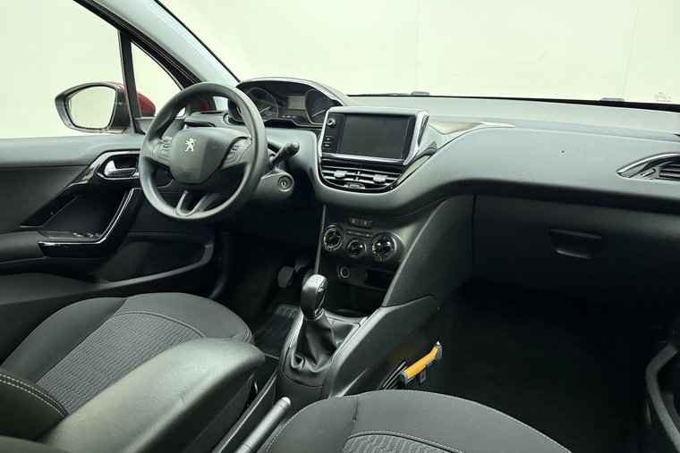 Vehicle Image 14