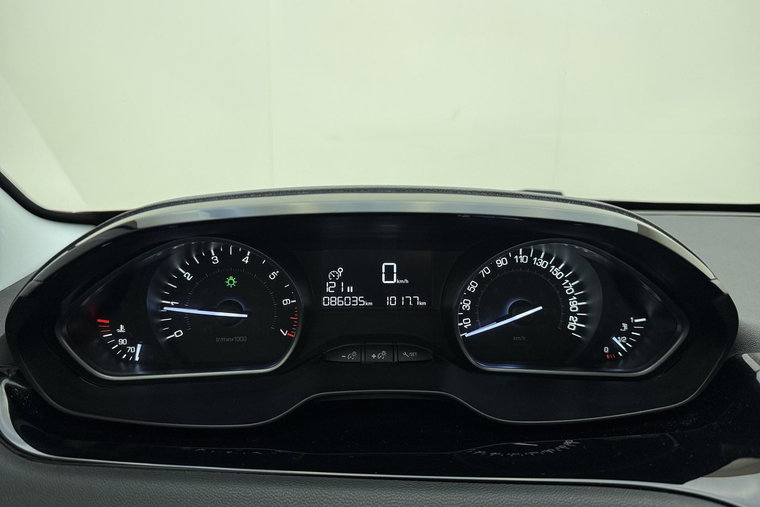 Vehicle Image 19