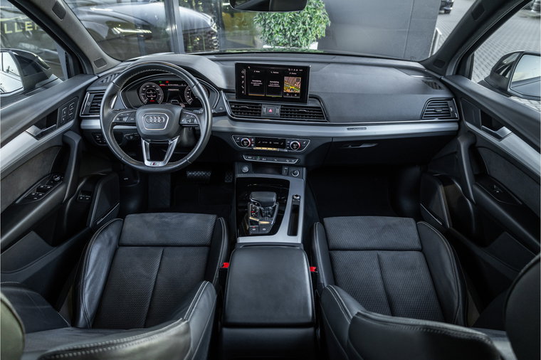Vehicle Image 9