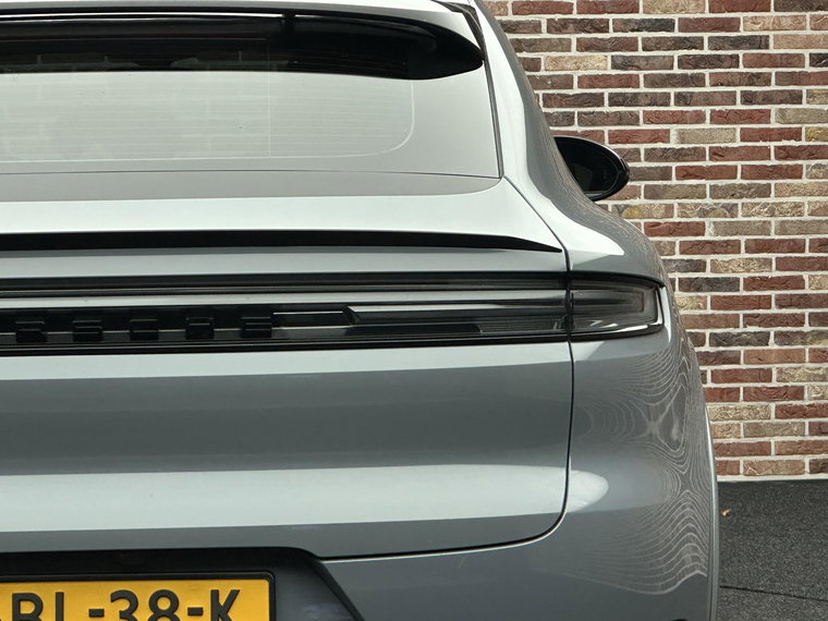 Vehicle Image 38